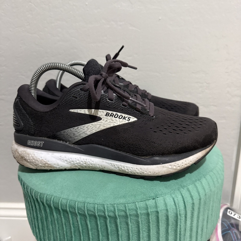 Brooks Ghost 16 Womens 8.5 US Running Shoes Black Gray 1204071B090